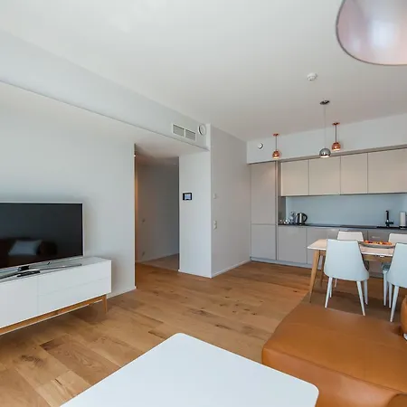 Apartment Goodson & Red Port Of *